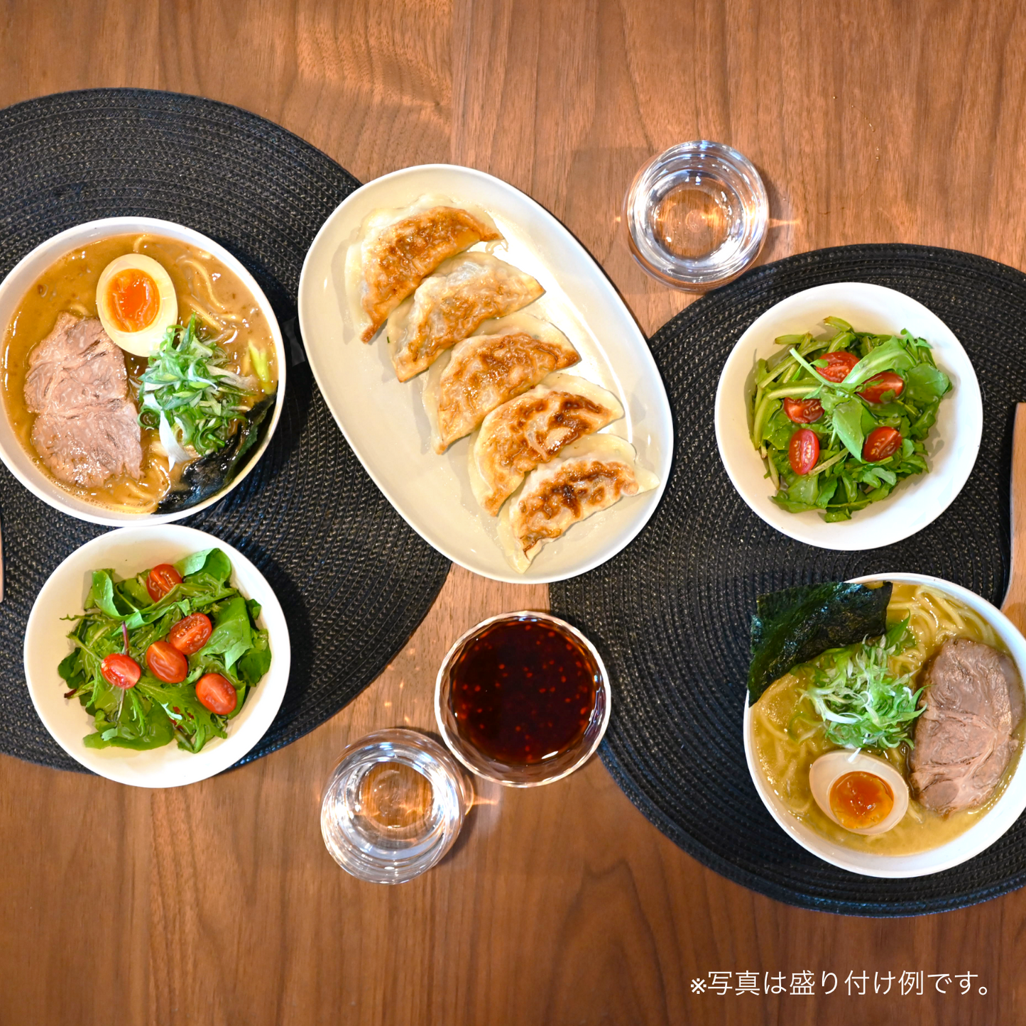 【ギフトBOX入り】濃厚鶏白湯麺2食(塩×1・醤油×1) +餃子10個セット